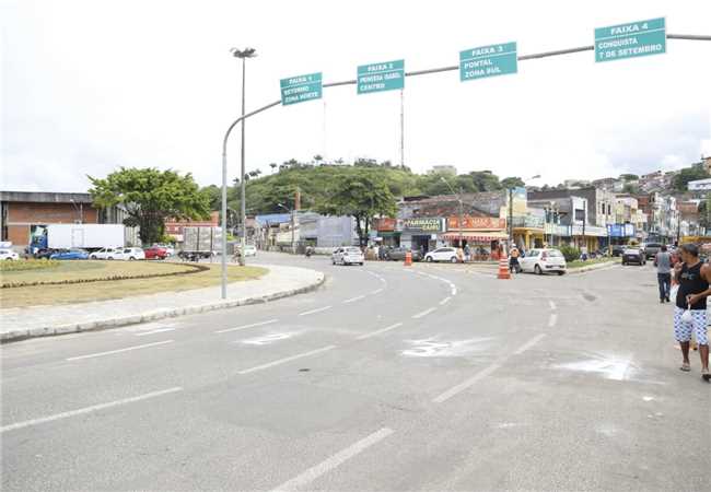 Prefeito em exercicio Cacá visitou a nova rotatoria da Cairu